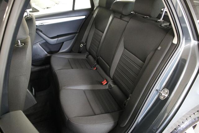 Skoda OCTAVIA Combi 1.0 TSI Greentech Business Edition Clima | Carplay | Bluetooth | Navi | Cruise.