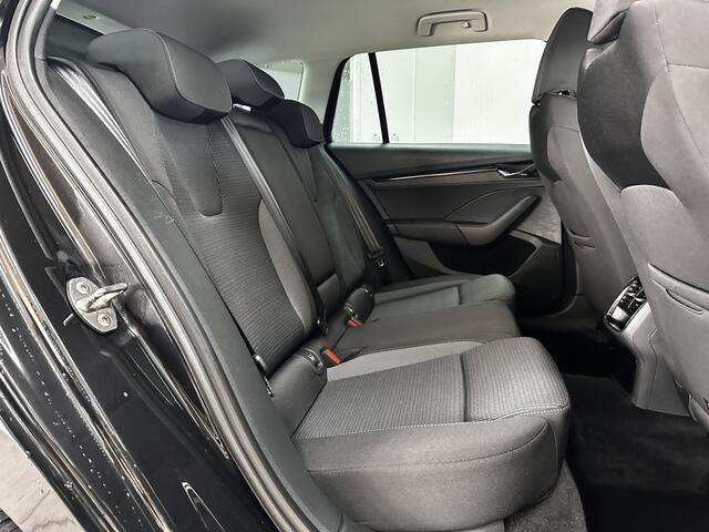 Skoda OCTAVIA Combi 1.0 TSI Business Edition/ VIRTUAL DASH./ Elek. Kofferklep/ Apple + Android/ DAB+/ LED Koplampen/ Keyless-Go/ Lane-Assist./ PDC V+A/ 16'' LMV/ Navi/ Cruise/ Extra getint glas.