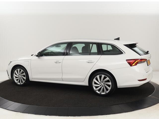 Skoda OCTAVIA 1.4 TSI iV PHEV Business Edition | Stoelverwarming | Carplay | Full LED | Keyless | Sfeerverlichting | Digital Cockpit | Climate control | Cruise control | Parkeerhulp | Plug In