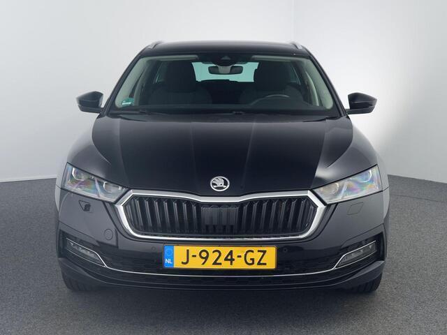 Skoda OCTAVIA Combi 1.5 TSI First Edition | Matrix | Carplay | Keyless |