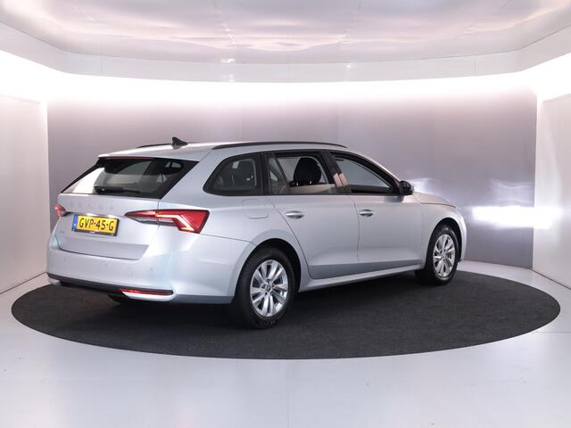 Skoda OCTAVIA Combi 1.5 TSI Edition 115 pk | Verlengde garantie | Navigatie via App | Parkeersensoren | Apple Carplay/Android Auto | Stoelverwarming |