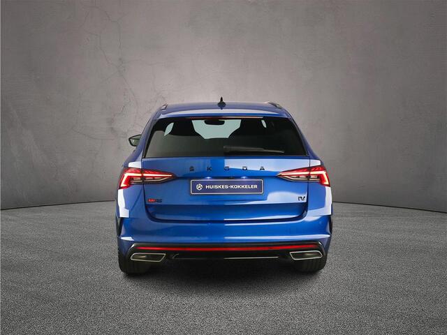 Skoda OCTAVIA Combi RS iV Business 1.4 TSI PHEV 245pk DSG Automaat Trekhaak, Adaptive cruise control, Head up display, LED matrix koplampen, Achteruitrijcamera, Verwarmde voorruit