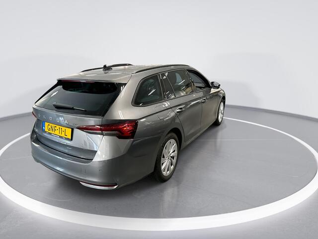 Skoda OCTAVIA Combi 1.5 TSI 115pk DSG MHEV Business Edition Plus · Camera · Apple/Android Car Play · Elek. Trekhaak · P-Sensoren · Elek. Achterklep · 17'' Inch · Garantie t/m 29-09-2028 of 100.000km