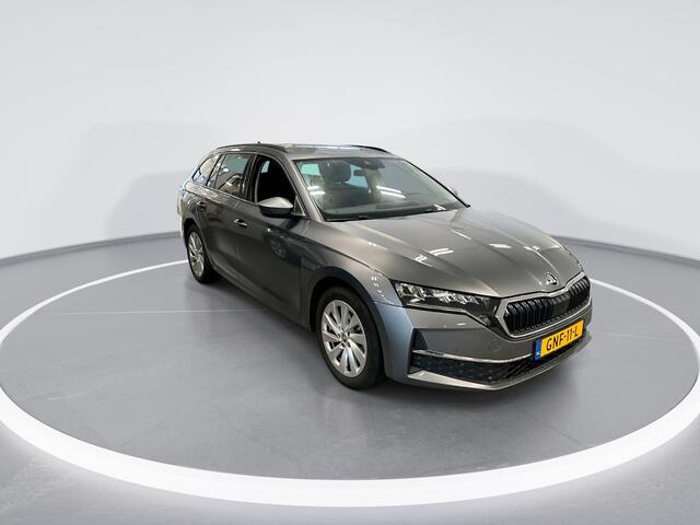 Skoda OCTAVIA Combi 1.5 TSI 115pk DSG MHEV Business Edition Plus · Camera · Apple/Android Car Play · Elek. Trekhaak · P-Sensoren · Elek. Achterklep · 17'' Inch · Garantie t/m 29-09-2028 of 100.000km