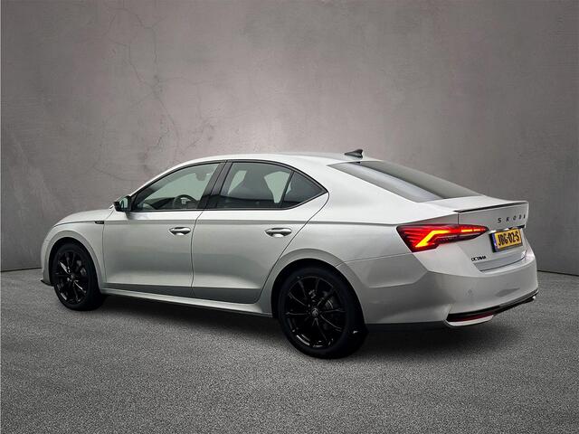 Skoda OCTAVIA Sportline Business 1.5 eTSI 150pk DSG Automaat Trekhaak, Achteruitrijcamera, Navigatie, Cruise control, Stuurwiel verwarmd, Stoelverwarming, Parkeersensoren