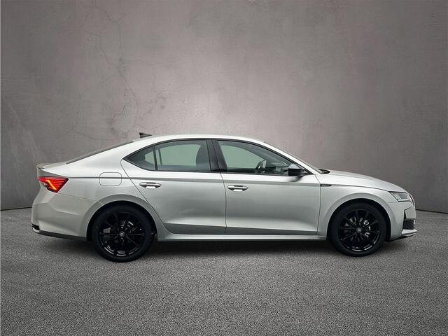 Skoda OCTAVIA Sportline Business 1.5 eTSI 150pk DSG Automaat Trekhaak, Achteruitrijcamera, Navigatie, Cruise control, Stuurwiel verwarmd, Stoelverwarming, Parkeersensoren