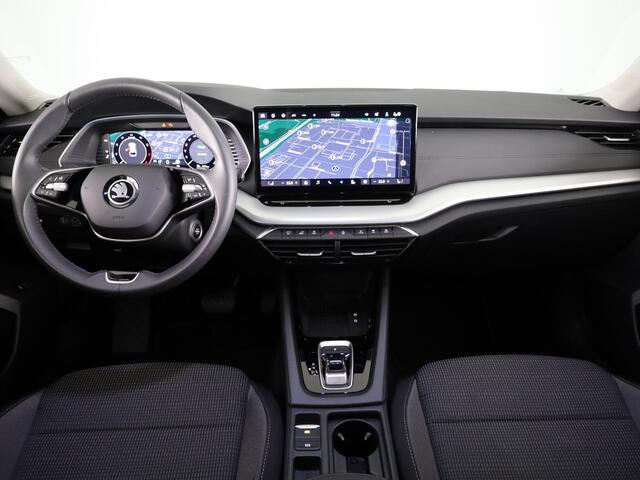 Skoda OCTAVIA Combi 1.5 TSI MHEV Business Edition Plus 115 pk Automaat (DSG) | Verlengde garantie | Navigatie | Parkeersensoren | Achteruitrijcamera | Adaptieve cruise control | Stoelverwarming |