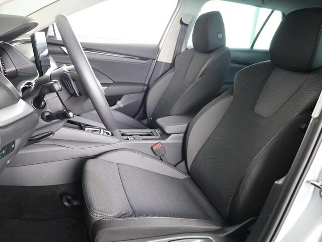 Skoda OCTAVIA Combi 1.5 TSI MHEV Business Edition Plus 115 pk Automaat (DSG) | Verlengde garantie | Navigatie | Parkeersensoren | Achteruitrijcamera | Adaptieve cruise control | Stoelverwarming |