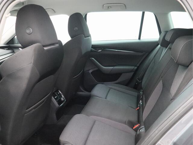 Skoda OCTAVIA Combi 1.0 TSI Ambition/ trekhaak/ zeer mooi!