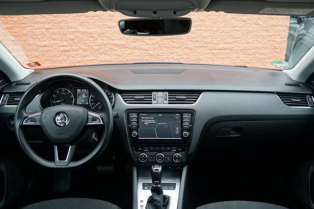 Skoda OCTAVIA Combi 1.8 TSI Greentech Style Business 180PK + PANO / CAMERA / BI-XENON / KEYLESS