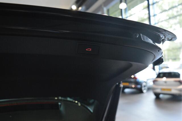 Skoda OCTAVIA Combi 2.0 TDI Sportline navi pano camera head up 18 inch 150 pk !!