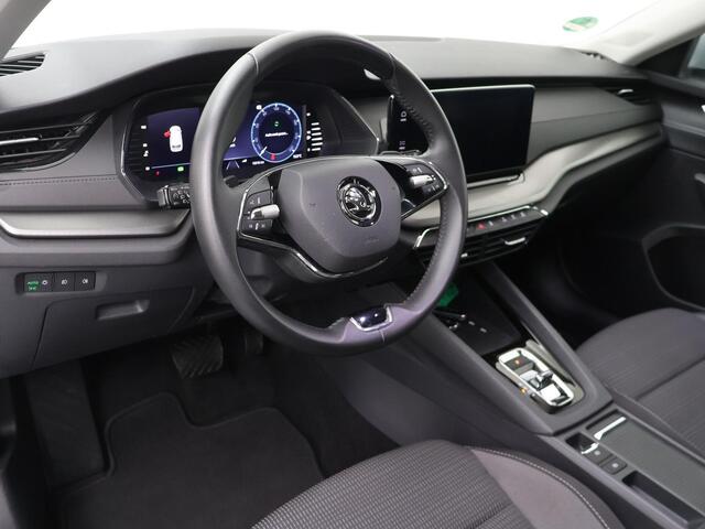 Skoda OCTAVIA Combi 1.5 e-TSI Business Edition | 150 PK | Automaat | Trekhaak | Navigatiesysteem Columbus | El. achterklep |