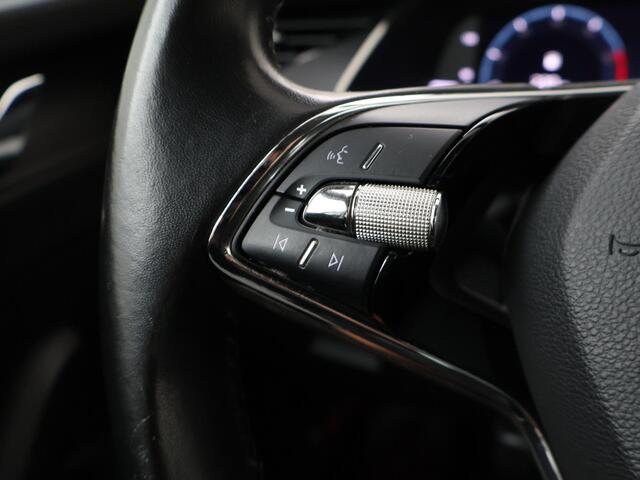 Skoda OCTAVIA Combi 1.0 TSI Business Edition | 110 PK | LED verlichting | Navigatiesysteem | Climate control |