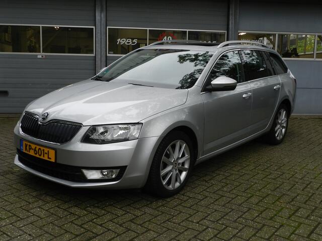 Skoda OCTAVIA Combi 1.0 TSI 116PK Automaat Ambition Business Navi Half leer Dubbel panodak
