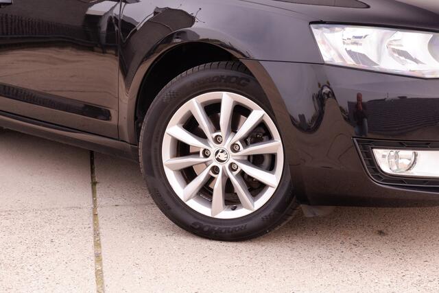 Skoda OCTAVIA Combi 1.0 TSI Greentech Ambition Business | Trekhaak | Leder | Navi | Climate