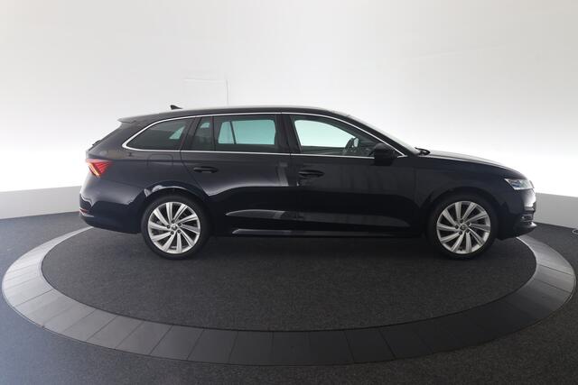 Skoda OCTAVIA Combi 1.5 TSI First Edition | Trekhaak | Pano | Stoelverwarming