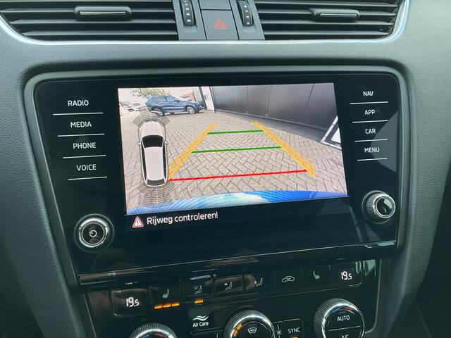 Skoda OCTAVIA Combi 2.0 TSI RS 245PK Sportzetels Nav/Cam Carplay Stoelverw Elek.Klep Race-Blue Voll.Onderhouden!