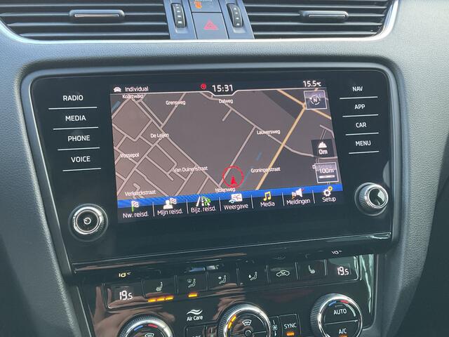 Skoda OCTAVIA Combi 2.0 TSI RS 245PK Sportzetels Nav/Cam Carplay Stoelverw Elek.Klep Race-Blue Voll.Onderhouden!