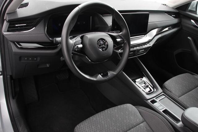 Skoda OCTAVIA Combi 1.0 e-TSI 110pk MHEV DSG Style | Navigatie | Apple Carplay/Android Auto | Parkeersensor achter | Camera | Adaptive Cruise Control | Stoelverwarming | Ledverlichting | Climate Control