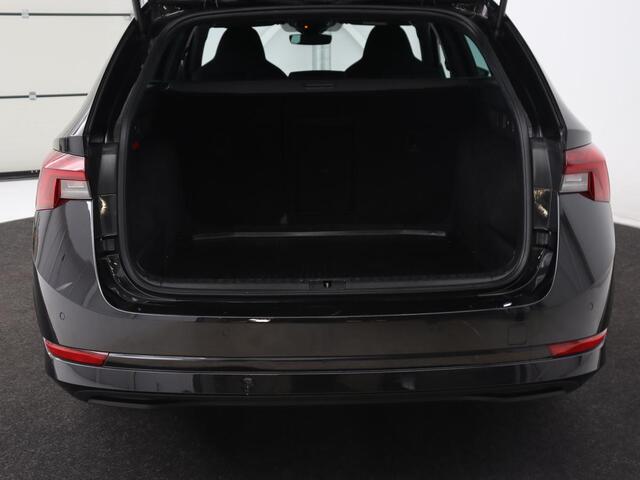 Skoda OCTAVIA 1.0 e-TSI Sport | Carplay | Sfeerverlichting | Sportstoelen | Navigatie | Parkeerhulp | Climate control | Cruise control