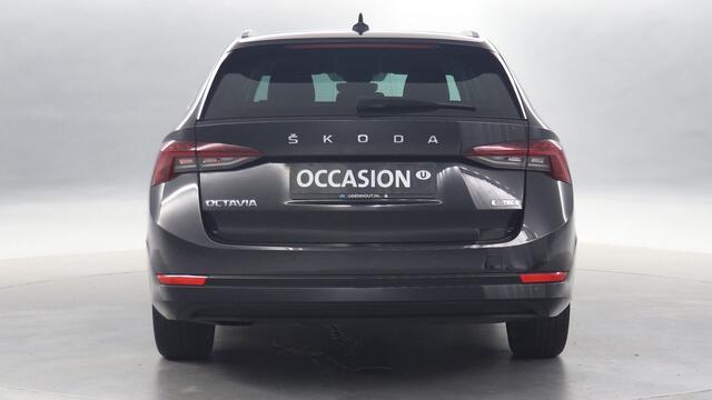 Skoda OCTAVIA Combi 1.0 TSI 110pk Business Edition DSG / Navigatie / Parkeersensoren