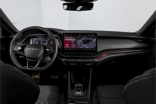 Skoda OCTAVIA Combi 1.5 TSI MHEV 150 PK Sportline Tour | S/K-Panodak | Dig. Cockpit | Elek. Trekhaak | Adapt. Cruise | Winterpakket | Camera | NAV + App. Connect | ECC | Elek. Klep | DAB | LM 18" | 7645