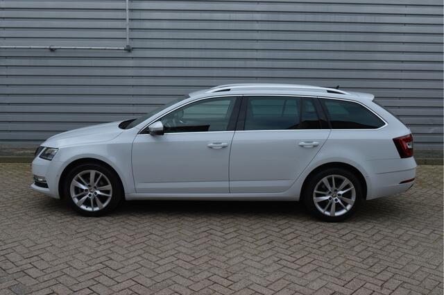 Skoda OCTAVIA Combi 1.5 TSI Greentech Business Edition Plus O.a: Leder, Stoelverw, Camera, Haak, PDC, Carplay, Etc. All-in Prijs!