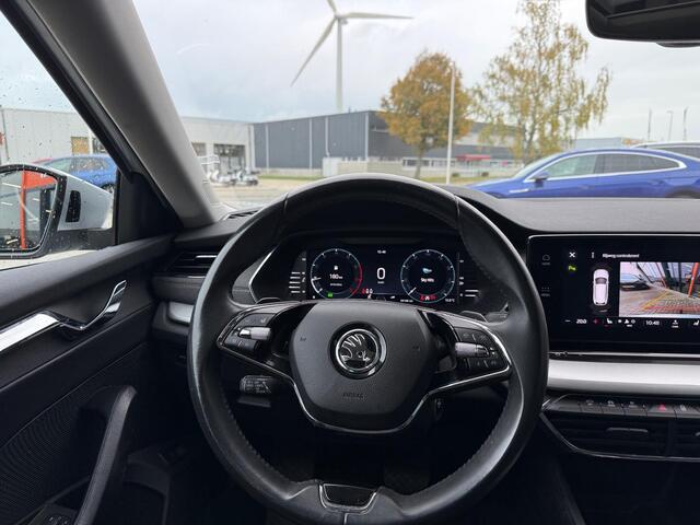 Skoda OCTAVIA Combi 1.5 e-TSi 150 Pk Automaat Business Edition Plus | Matrix LED | Panoramadak | Camera | Trekhaak | Travel Assist | Climate | 18 Inch | 69.188 Km!!