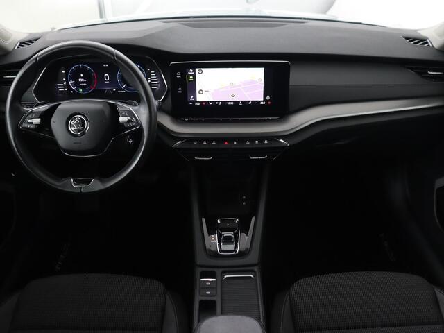 Skoda OCTAVIA 1.0 e-TSI Business Edition | Stoelverwarming | Trekhaak | Camera | Carplay | Virtual Cockpit | Navigatie | Cruise control