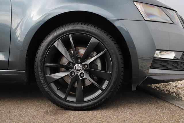 Skoda OCTAVIA Combi 1.0 TSI Greentech Sport Business RS Sportstoelen Trekhaak Navigatie Carplay Android Climate Cruise Control 17 inch LMV Parkeersensor