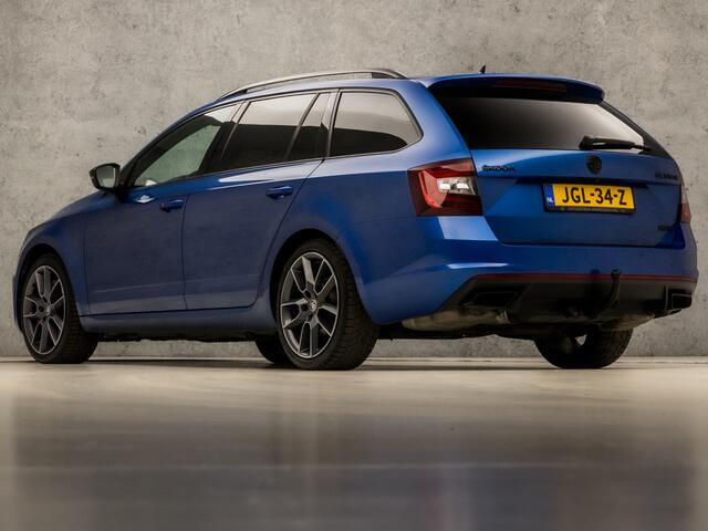 Skoda OCTAVIA 2.0 TSI VRS 230Pk (APPLE CARPLAY, GROOT NAVI, KUIPSTOELEN, STOELVERWARMING, CAMERA, ADAPTIVE CRUISE, TREKHAAK, GETINT GLAS, KEYLESS, ALCANTARA, NIEUWSTAAT)