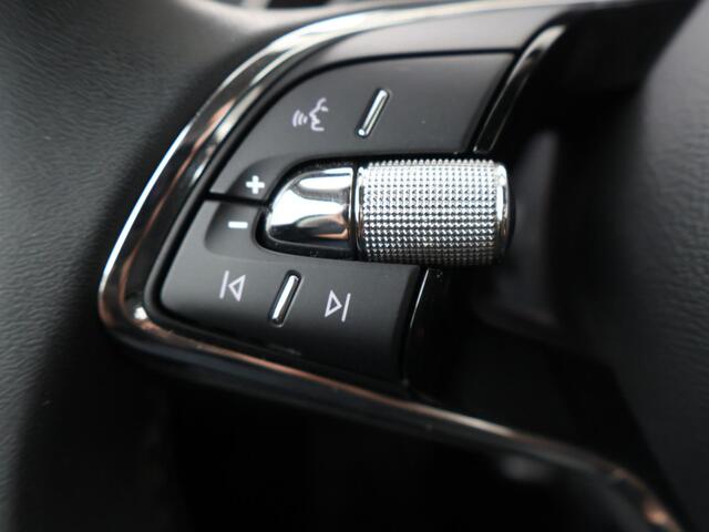 Skoda OCTAVIA Combi 1.0 e-TSI Ambition | 110 PK | Automaat | Trekhaak wegklapbaar | Navigatiesysteem |