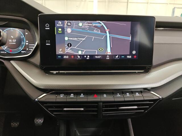 Skoda OCTAVIA Combi 1.0 Business Edition 1e Eigenaar | NL-Auto | Volledig Onderh. | BTW | Stoelverwarming | Camera | Navi | Elek Klep | Cruise | Full-Led | Keyless | DAB | PDC |