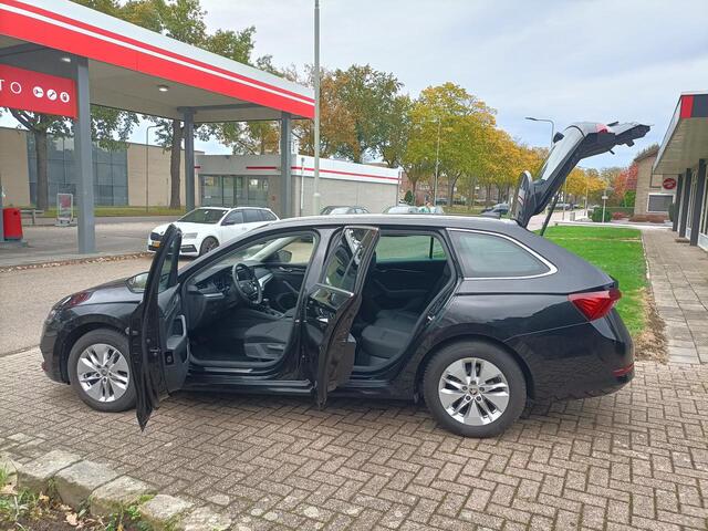 Skoda OCTAVIA Combi 1.0 TSi Navi,Digit displ,Camera,Cruise