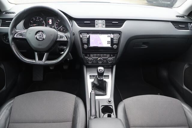 Skoda OCTAVIA 1.0 TSI Greentech Ambition Business Climate control, Navigatie, Cruise control, Stoelverwarming, Trekhaak, Schuif- kanteldak