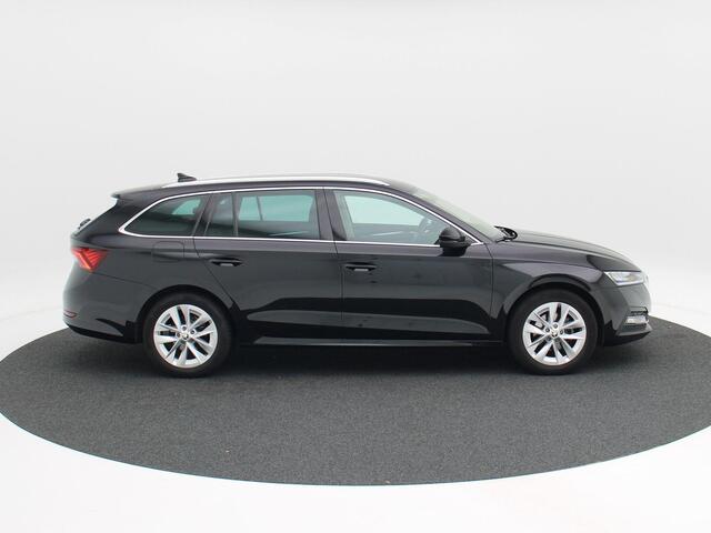 Skoda OCTAVIA Combi 1.0 e-TSI Business Edition Plus 110 Pk Automaat | Digitaal Dashboard | Adaptive Cruise | Trekhaak | CarPlay | Parkeersensoren | Navigatiesysteem| LED | 17 Inch | 57.051 Km