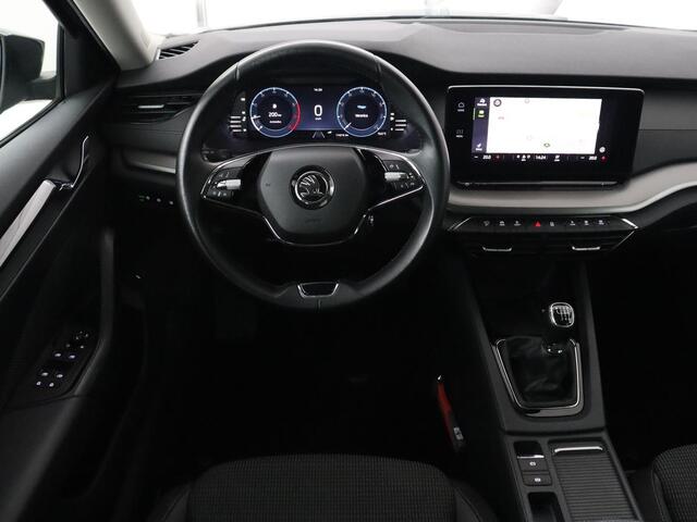 Skoda OCTAVIA 1.0 TSI Business Edition | Carplay | Navigatie | Chroom Pakket | Parkeerhulp | Full LED | Getint glas | Climate control | Cruise control | Bluetooth | Virtual Cockpit | Keyless start | 18'' lichtmetalen velgen