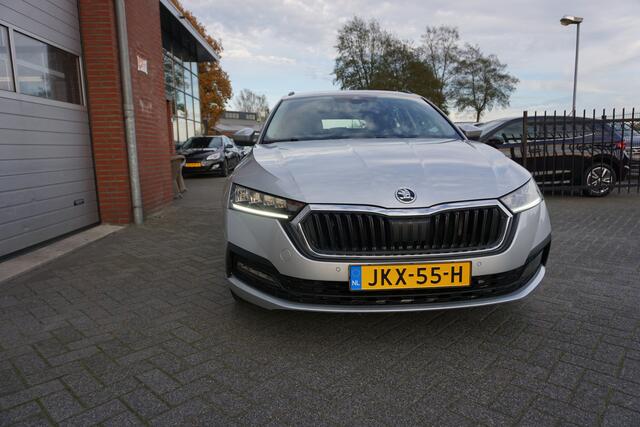 Skoda OCTAVIA COMBI 1.5 E-TSI 150PK E-TECH ACT AUG 2022 CAMERA FULL LED ANDROID/APPLECARPLAY NAVI CLIMA CRUISE BLUETOOTH PDC V+A 16INCH LMV KEYLESS ENZ...