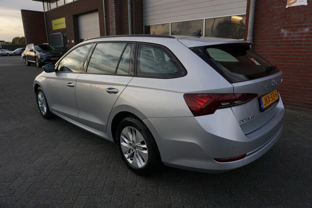 Skoda OCTAVIA COMBI 1.5 E-TSI 150PK E-TECH ACT AUG 2022 CAMERA FULL LED ANDROID/APPLECARPLAY NAVI CLIMA CRUISE BLUETOOTH PDC V+A 16INCH LMV KEYLESS ENZ...