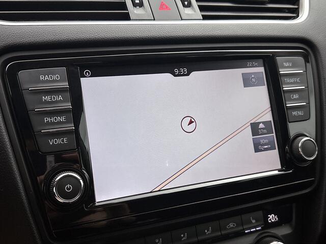 Skoda OCTAVIA Combi 2.0 TDI 150PK Greentech Style Businessline / Navi / Cruise-ctr. / Park-assist / 18" Lmv / Trekhaak / Privacy glass / Canton audio / Apk juni-2026