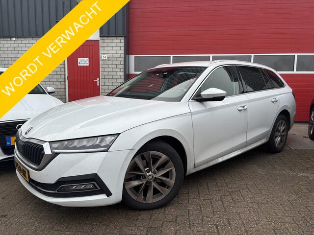 Skoda OCTAVIA Combi 2.0 TDI AUTOMAAT / FULL LED / KEYLESS / VIRTUAL / CARPLAY / CAMERA / STOELVERW / HEAD-UP