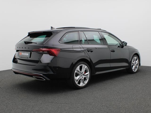 Skoda OCTAVIA Combi 1.4 TSI RS iV PHEV Business 245PK DSG Pano-Schuifdak, 98% SOH, Memorystoel, Head-Up Display, Side Assist, 19" LM Velgen, Navi