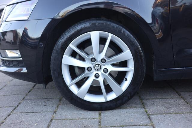 Skoda OCTAVIA Combi 1.0 TSI GREENTECH | PANO | CARPLAY | ACC | ECC