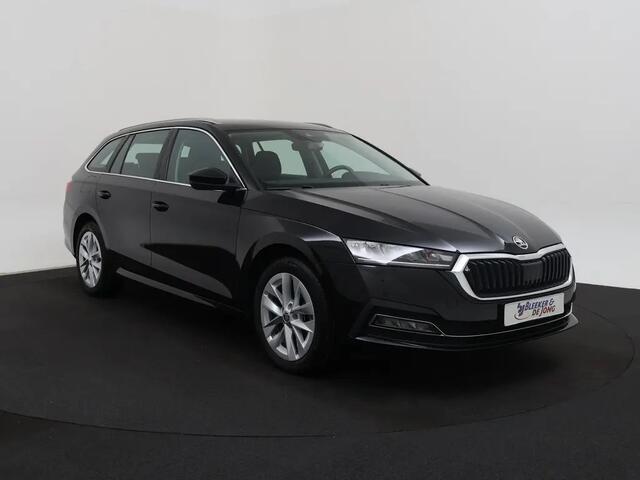 Skoda OCTAVIA Combi 1.5 e-TSI Hybride Business Edition Plus Bj 2021 Km 8399 Unieke stand Dealer onderhouden