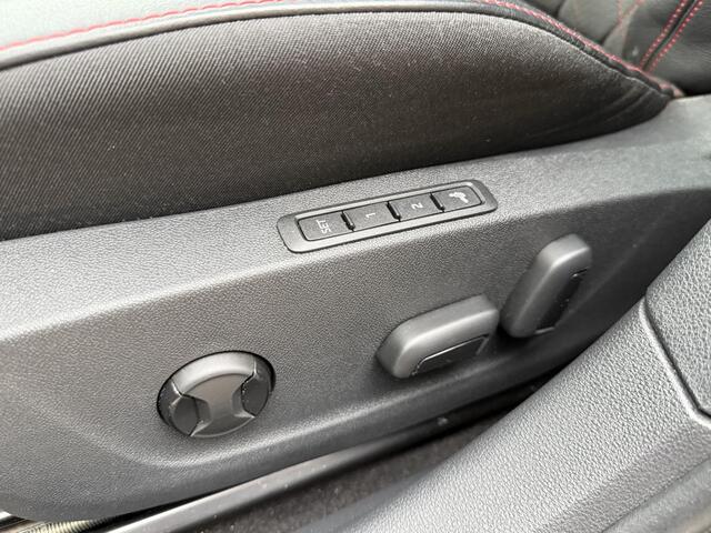 Skoda OCTAVIA Combi 2.0 TSI iV RS | Pano | Performance | Memory | Camera |