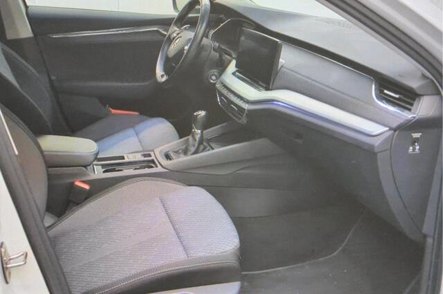 Skoda OCTAVIA Combi 111PK TSI Busn.Ed.Plus Nap / Nieuw model / Virtual / Led verl. / Apple,android