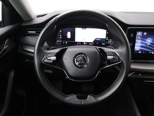 Skoda OCTAVIA Combi 1.0 e-TSI Ambition | 110 PK | Automaat | Trekhaak wegklapbaar | Navigatiesysteem |