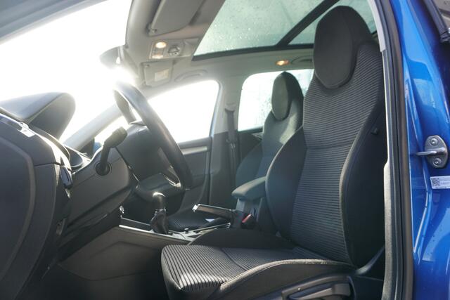 Skoda OCTAVIA Combi 1.0 TSI Greentech Style | PANO | CAMERA | XENON | STOELVERW. | CARPLAY | TREKHAAK |