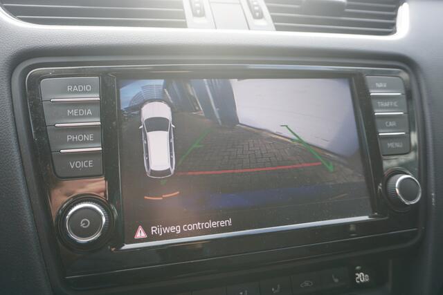 Skoda OCTAVIA Combi 1.0 TSI Greentech Style | PANO | CAMERA | XENON | STOELVERW. | CARPLAY | TREKHAAK |