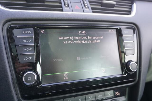 Skoda OCTAVIA Combi 1.0 TSI Greentech Style | PANO | CAMERA | XENON | STOELVERW. | CARPLAY | TREKHAAK |